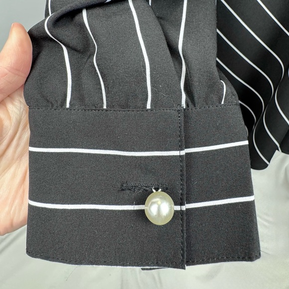 Eloquii Tunic Blouse Black & White Diagonal Stripes Pearl Button Details Size 20 - Picture 6 of 8
